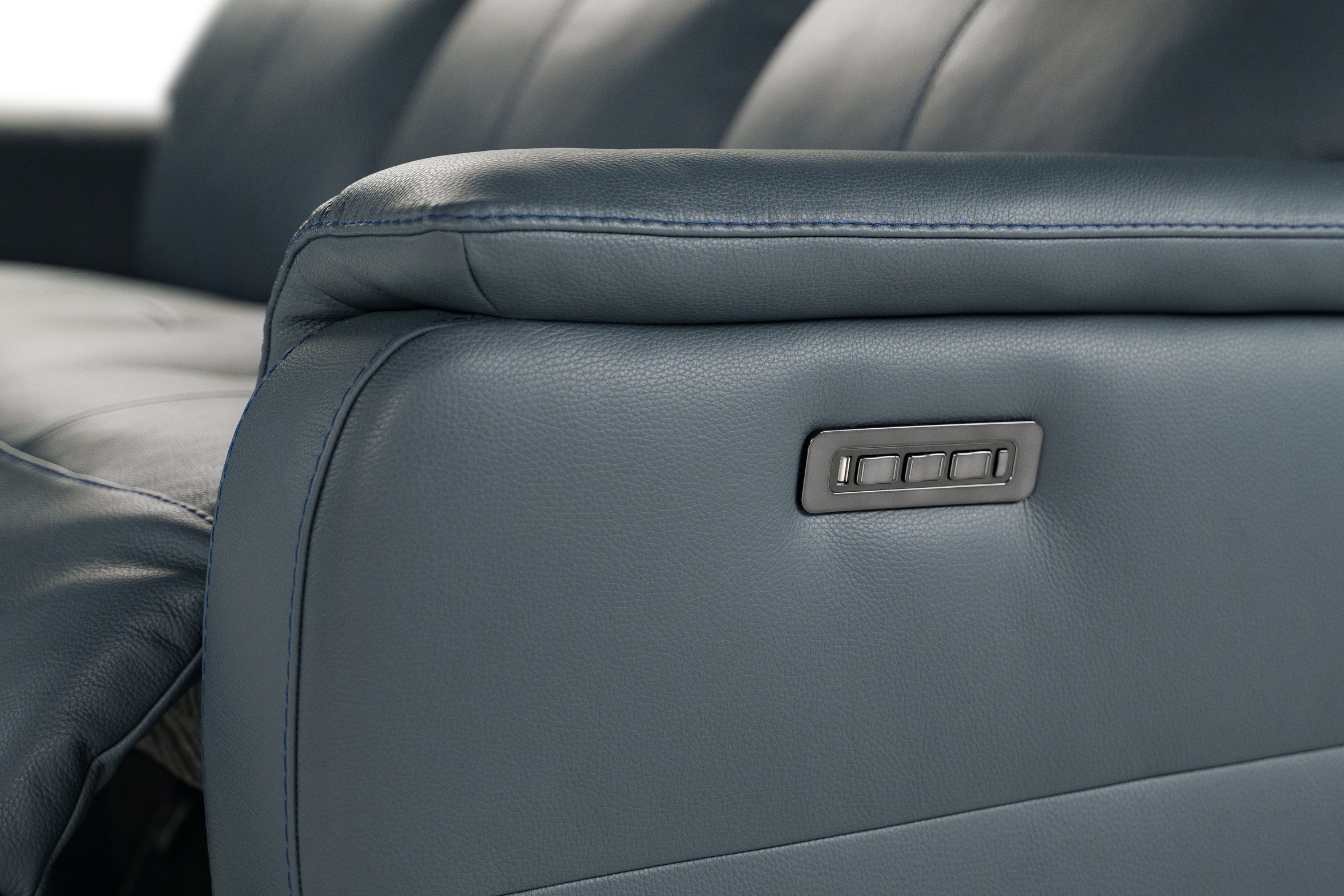 Cincinnati - 3 Seater sofa - 3 Motors Power Reclining - Image 5