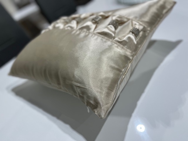 Cushion - Crystal with silk effect stock 2 Ivory - Image 2