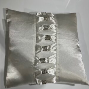 Cushion - Crystal with silk effect stock 2 Ivory