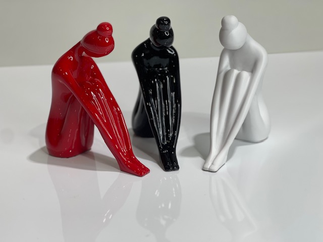 Figurine 1 - Red - Image 3