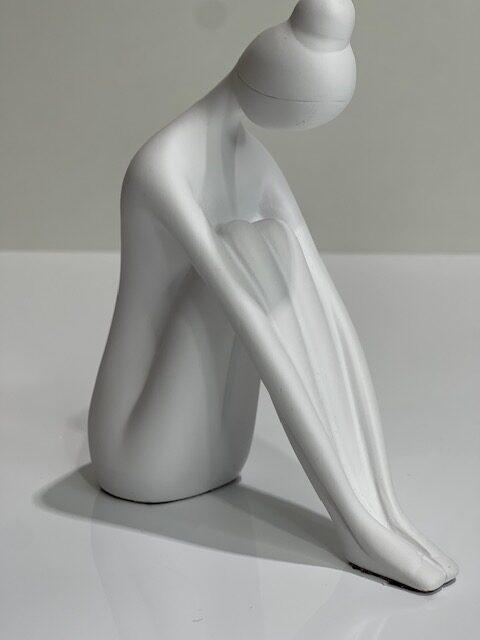 Figurine 1 - Black (Copy) - Image 2