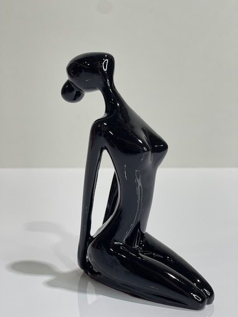 Figurine 2 - Black
