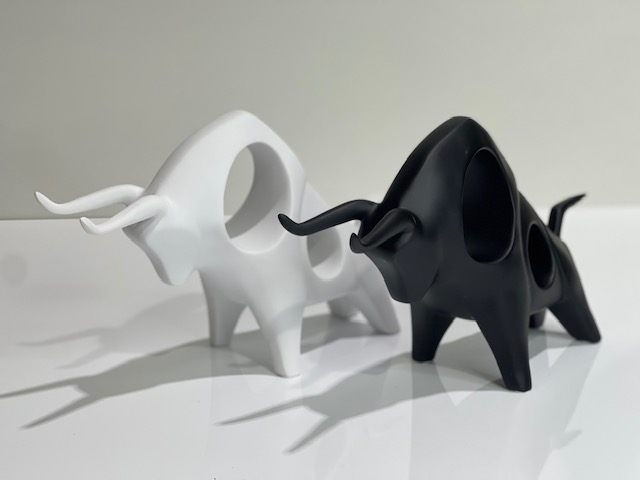 Figurine 4 - Bull 1 - Black - Image 4