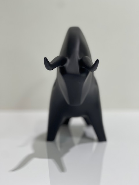 Figurine 4 - Bull 1 - Black - Image 3