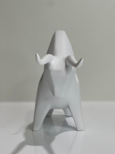 Figurine 4 - Bull 1 - White - Image 3