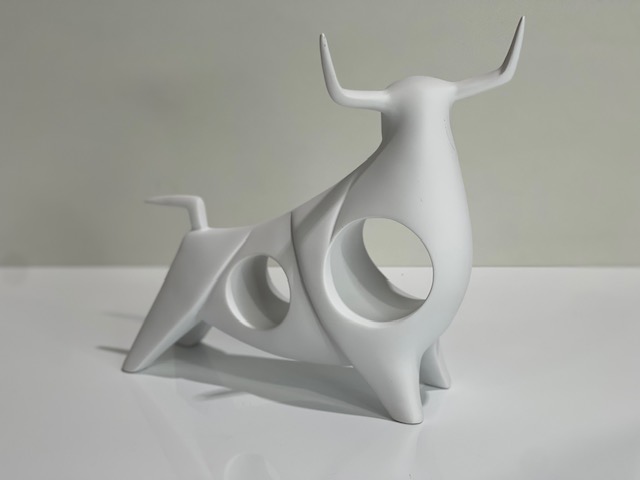 Figurine 5 - Bull 2 - White - Image 2