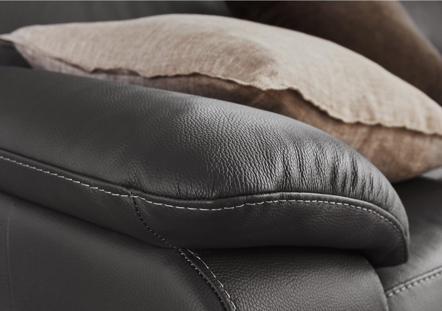 Providence Armchair - Image 3