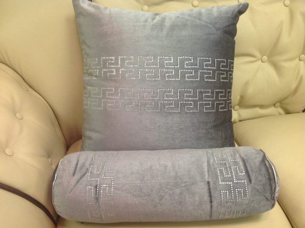 Cushion - Velvet stock 5 Grey & crystal